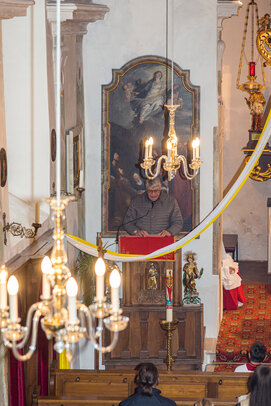 Thumbnail: _JA 24141 Erntedank in Hohenried, Ettl Rudi liest die Lesung.jpg